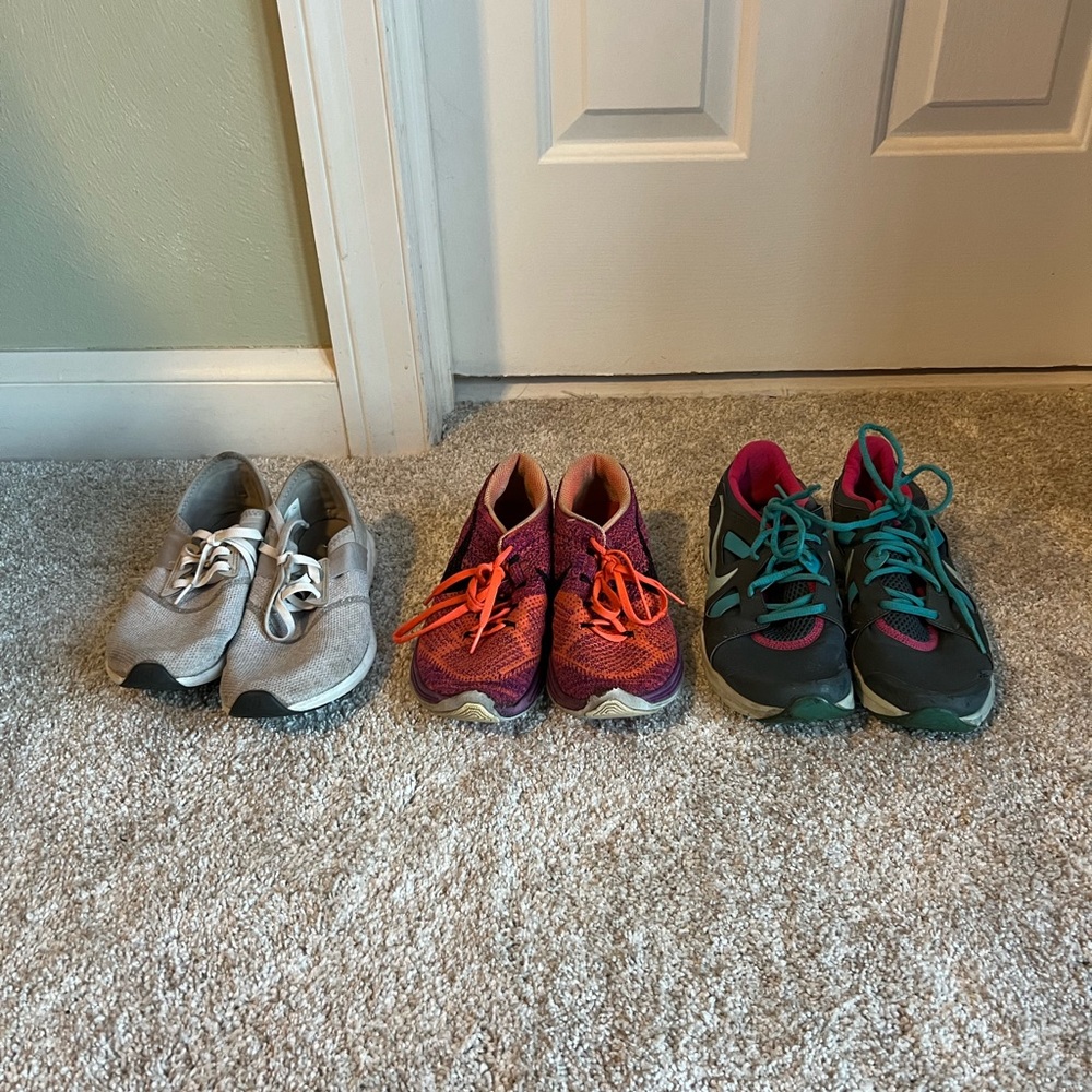 Sneaker Bundle - Picture 2 of 3